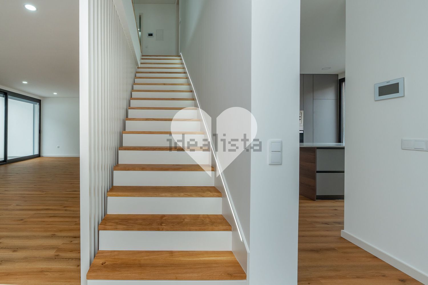 小楼房或独栋别墅出售在Santa Iria de Azoia - São João da Talha - Bobadela - 详情