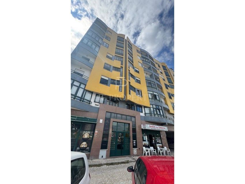 公寓 t3出售在Avenida Arsenal do Alfeite