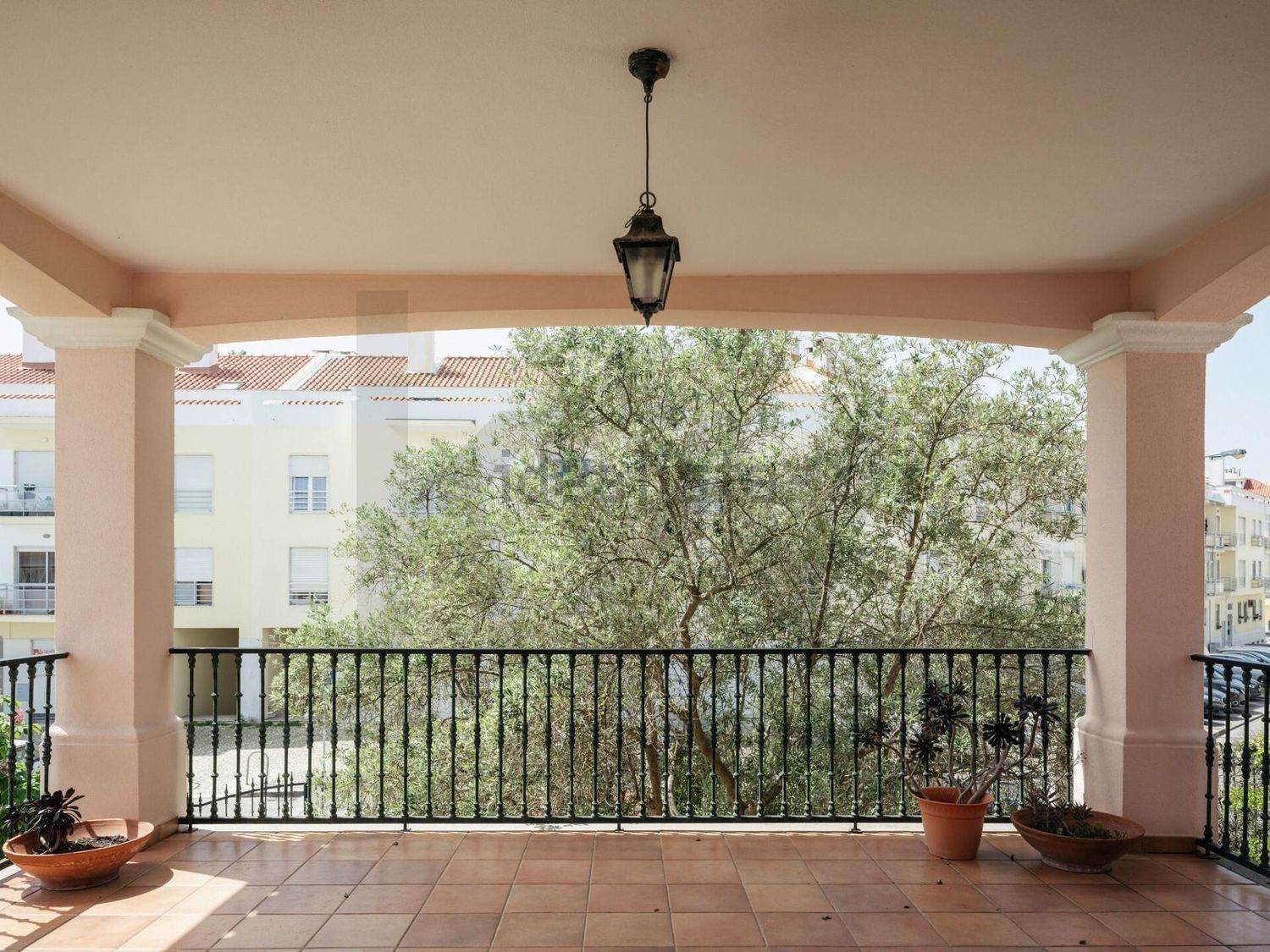 小楼房或别墅出售在Rua Natália Correia - 阳台