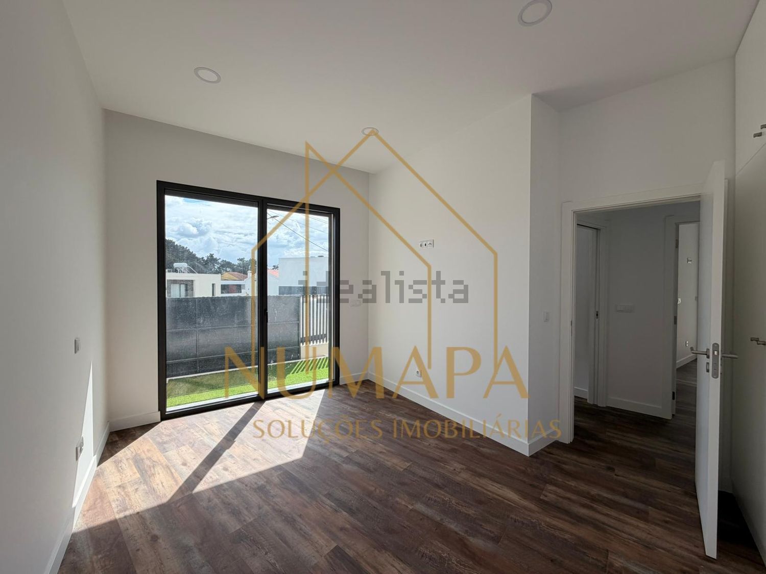 小楼房或独栋别墅出售在Rua Mário Sá - 居住