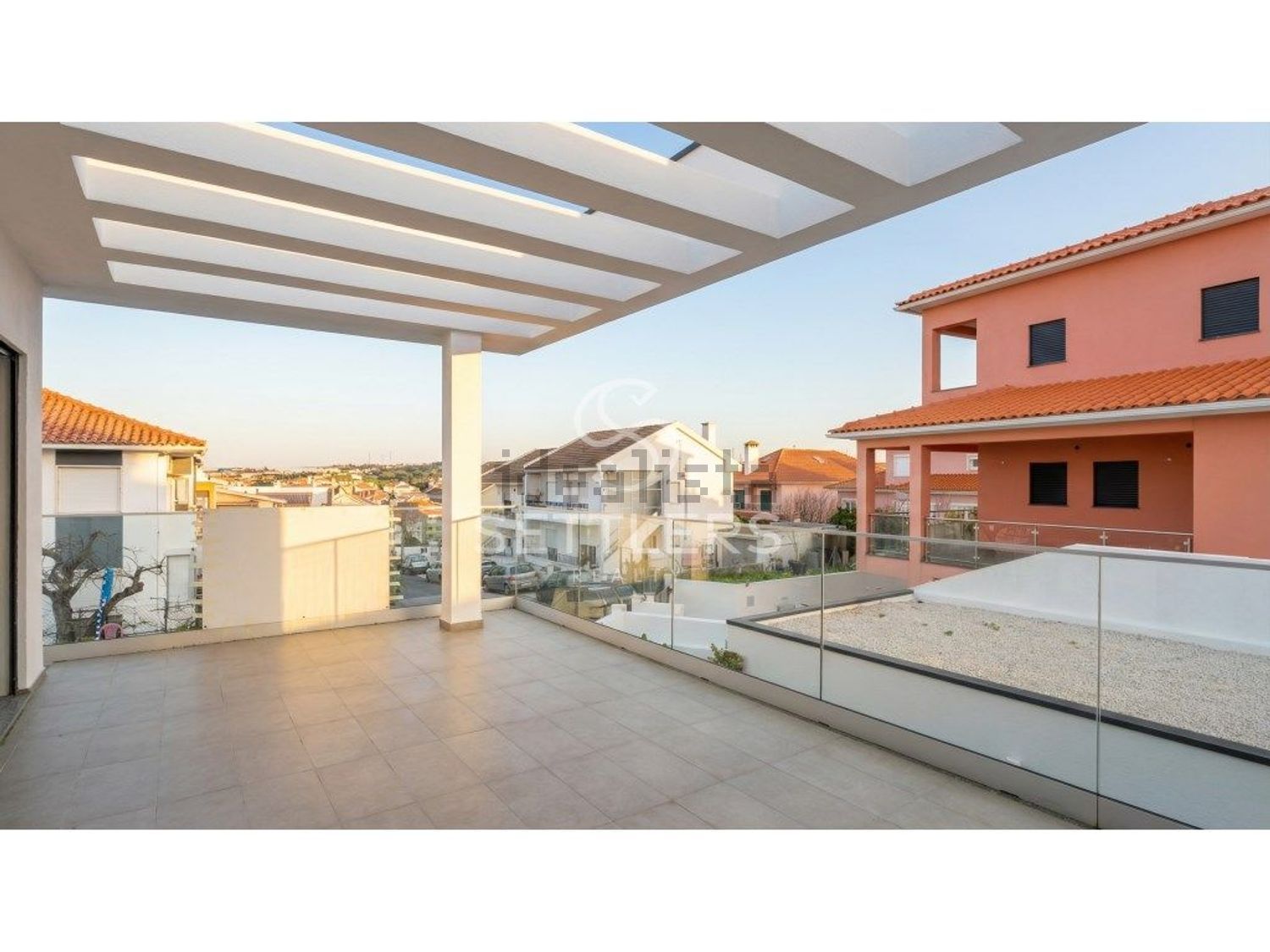 双拼别墅出售在Porto Salvo - 阳台