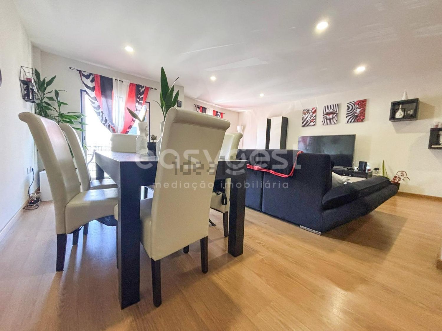 公寓 t4出售在Moita - 客厅