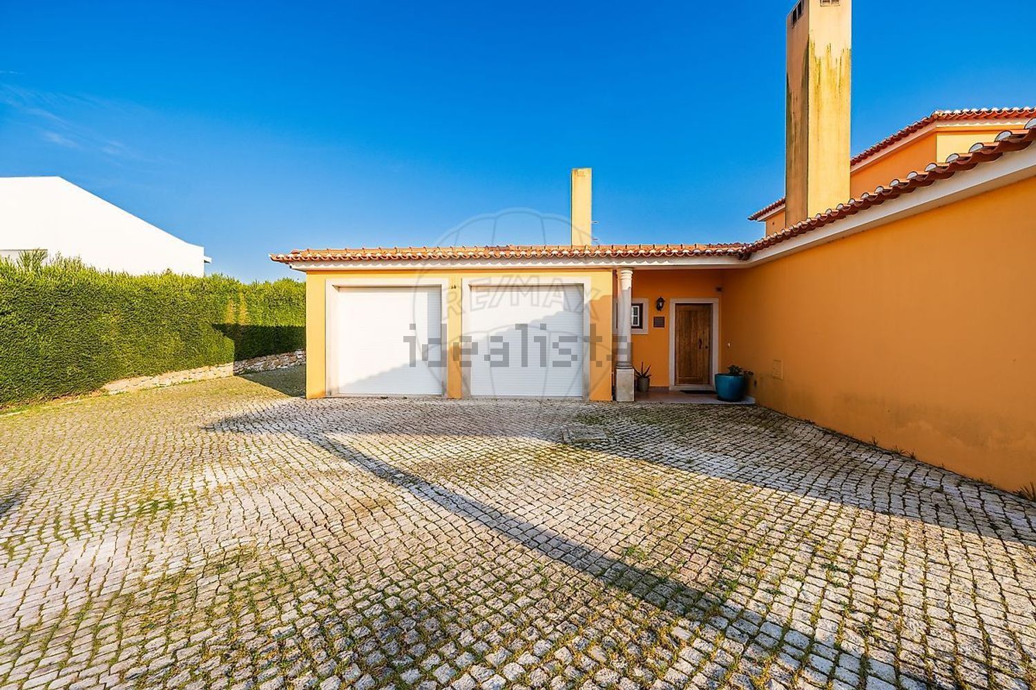 小楼房或独栋别墅出售在Rua das Macieiras - 外立面