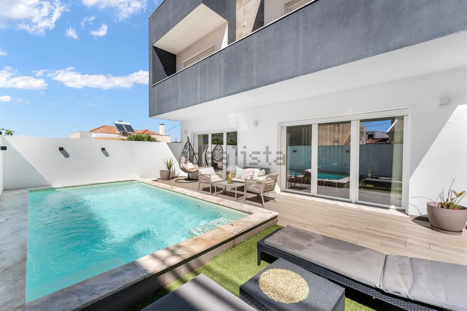 小楼房或独栋别墅出售在Rua Piteira Santos - 游泳池