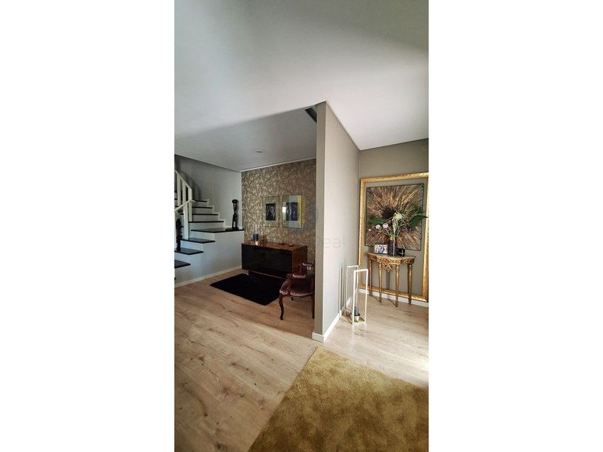 小楼房或独栋别墅出售在Rua Fernando Pessoa