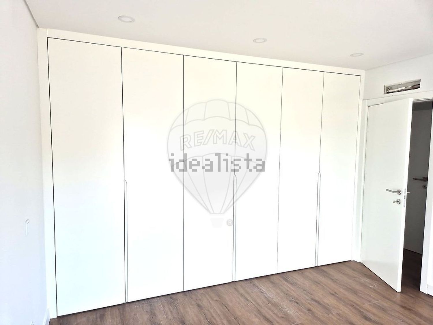 小楼房或独栋别墅出售在Rua 27 - 居住