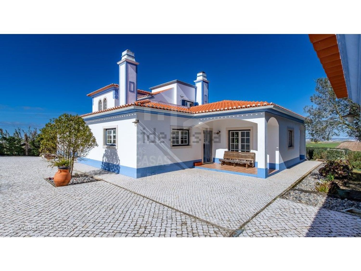 小楼房或独栋别墅出售在Encarnação - 外立面