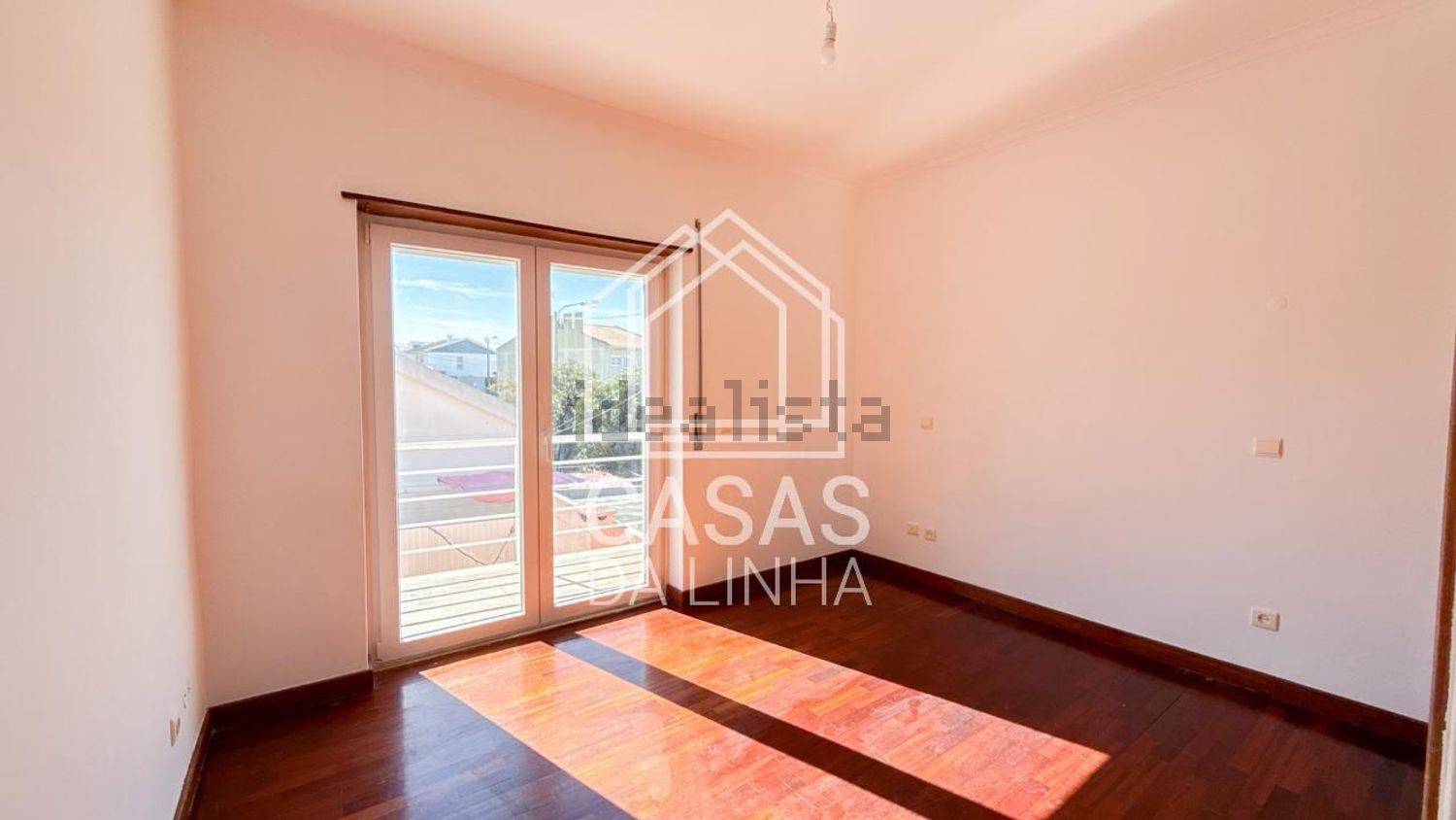 出租小楼房或独栋别墅在Tires - 卧室