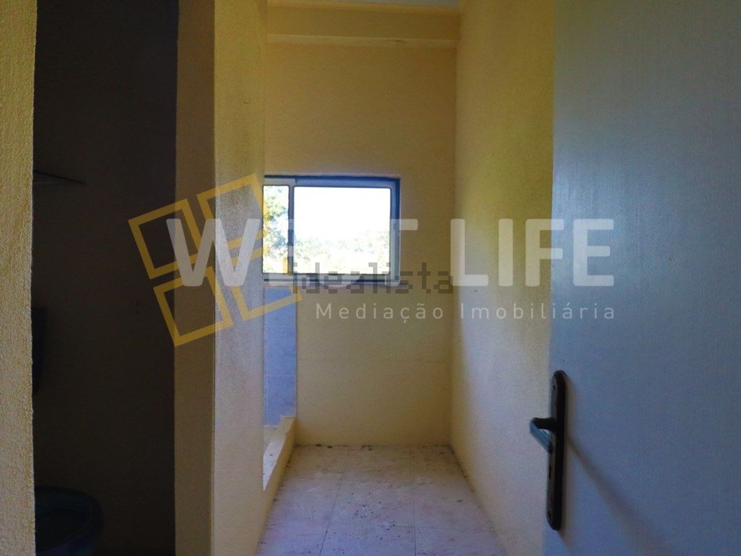 小楼房或独栋别墅出售在Venda do Pinheiro e Santo Estêvão das Galés - 过道