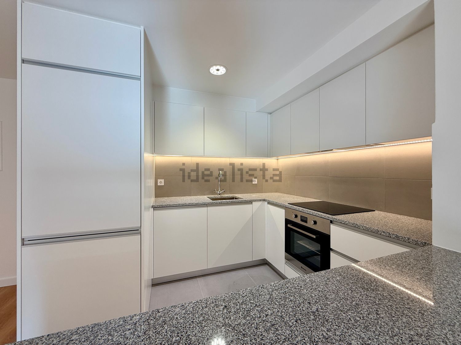 出租公寓 t2在Rua Artur Ferreira da Silva - 厨房