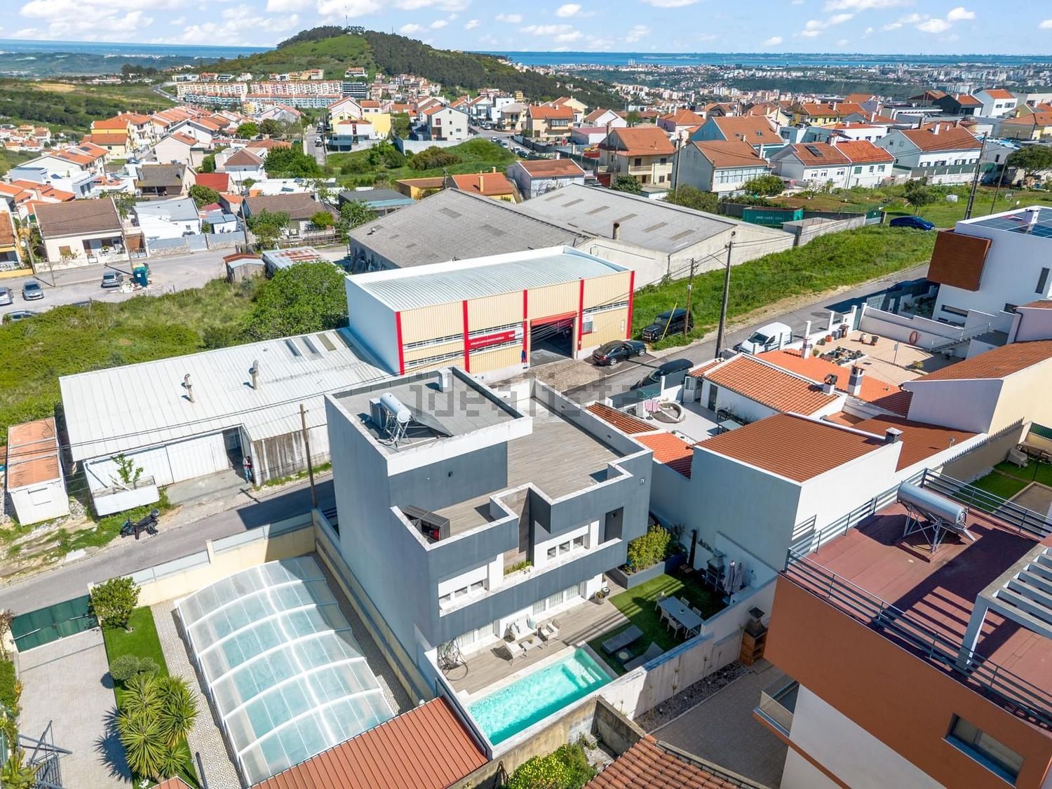 小楼房或独栋别墅出售在Rua Piteira Santos - 游泳池