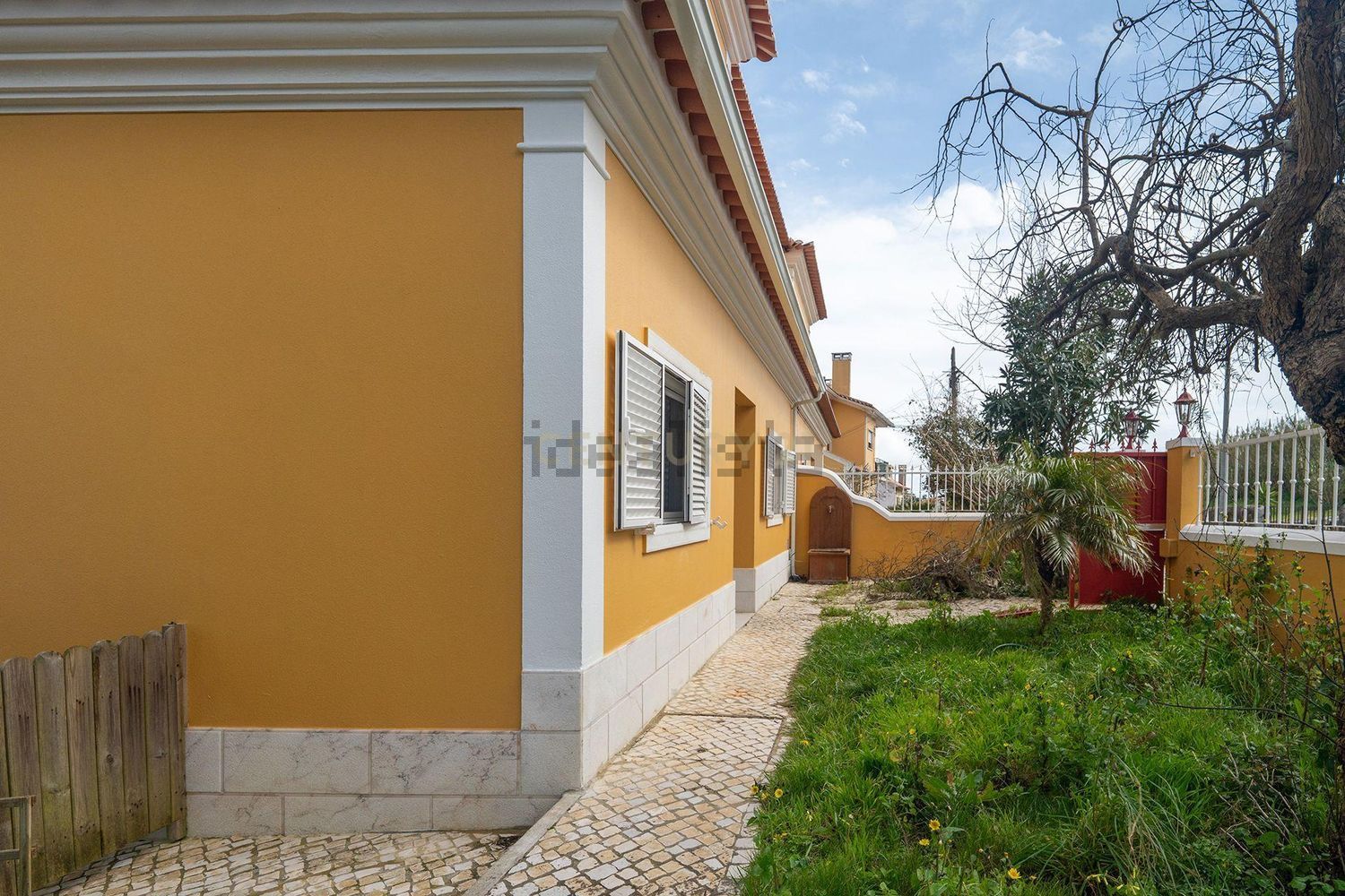 小楼房或独栋别墅出售在Rua Engenheiro José Caetano Salema Garção, 29 - 外立面