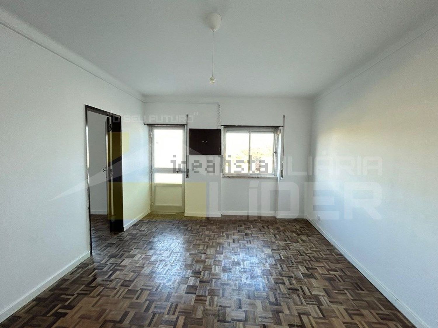 小楼房或独栋别墅出售在Barreiralva - Póvoa de Cima - 客厅