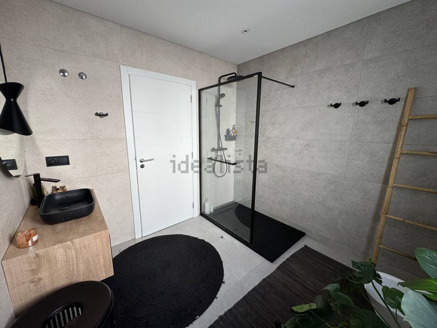 小楼房或独栋别墅出售在Avenida Movimento das Forças Armadas, 8 - 卫生间