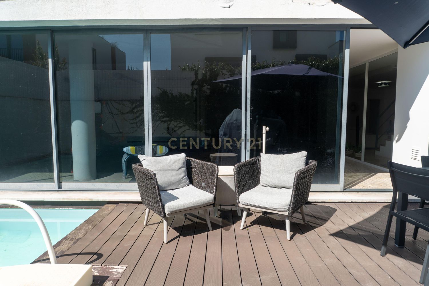 小楼房或独栋别墅出售在Rua dos Lilazes, 8 - 阳台