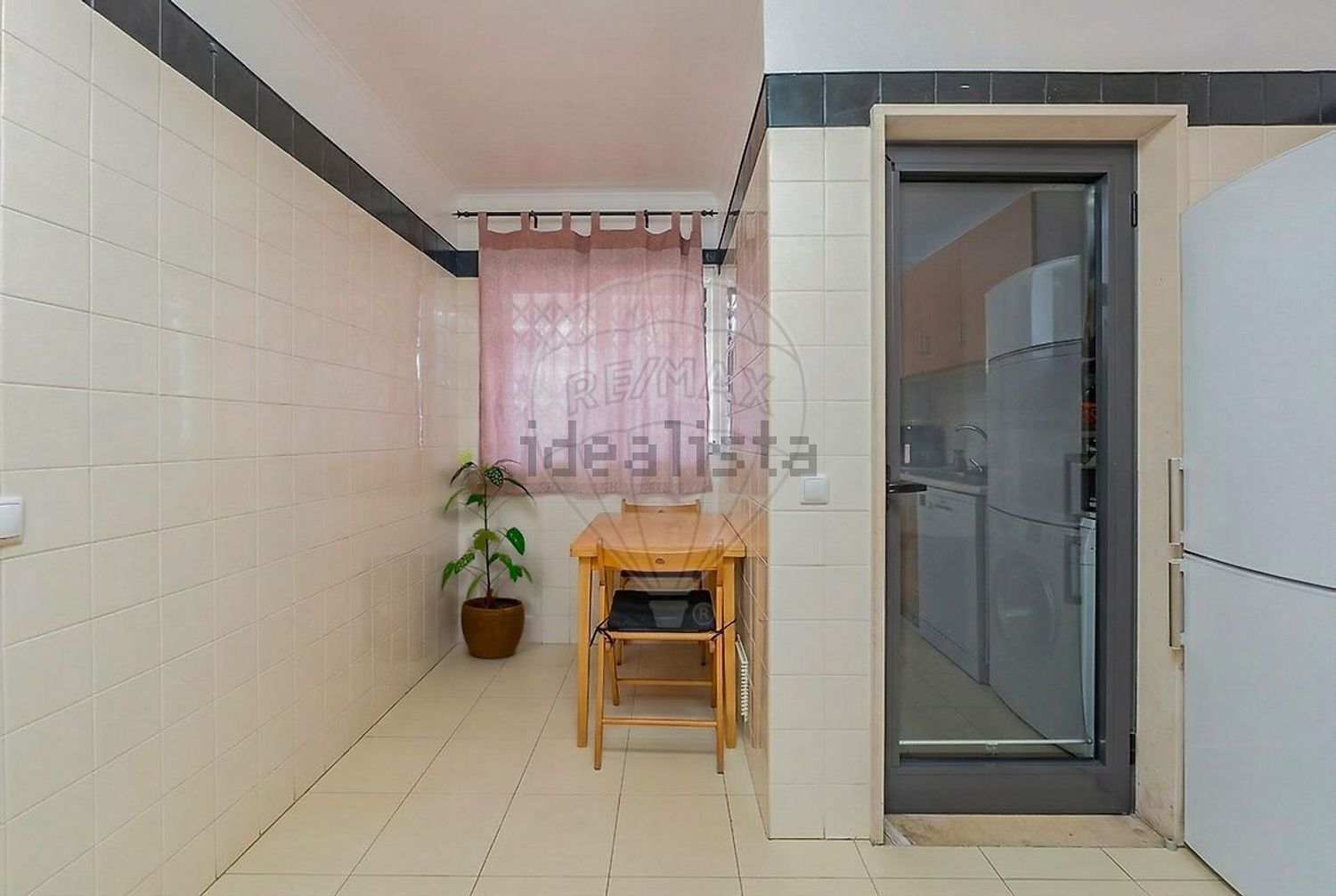 出租公寓 t2在Rua do Bairro de Nova Brasilia - 阳台