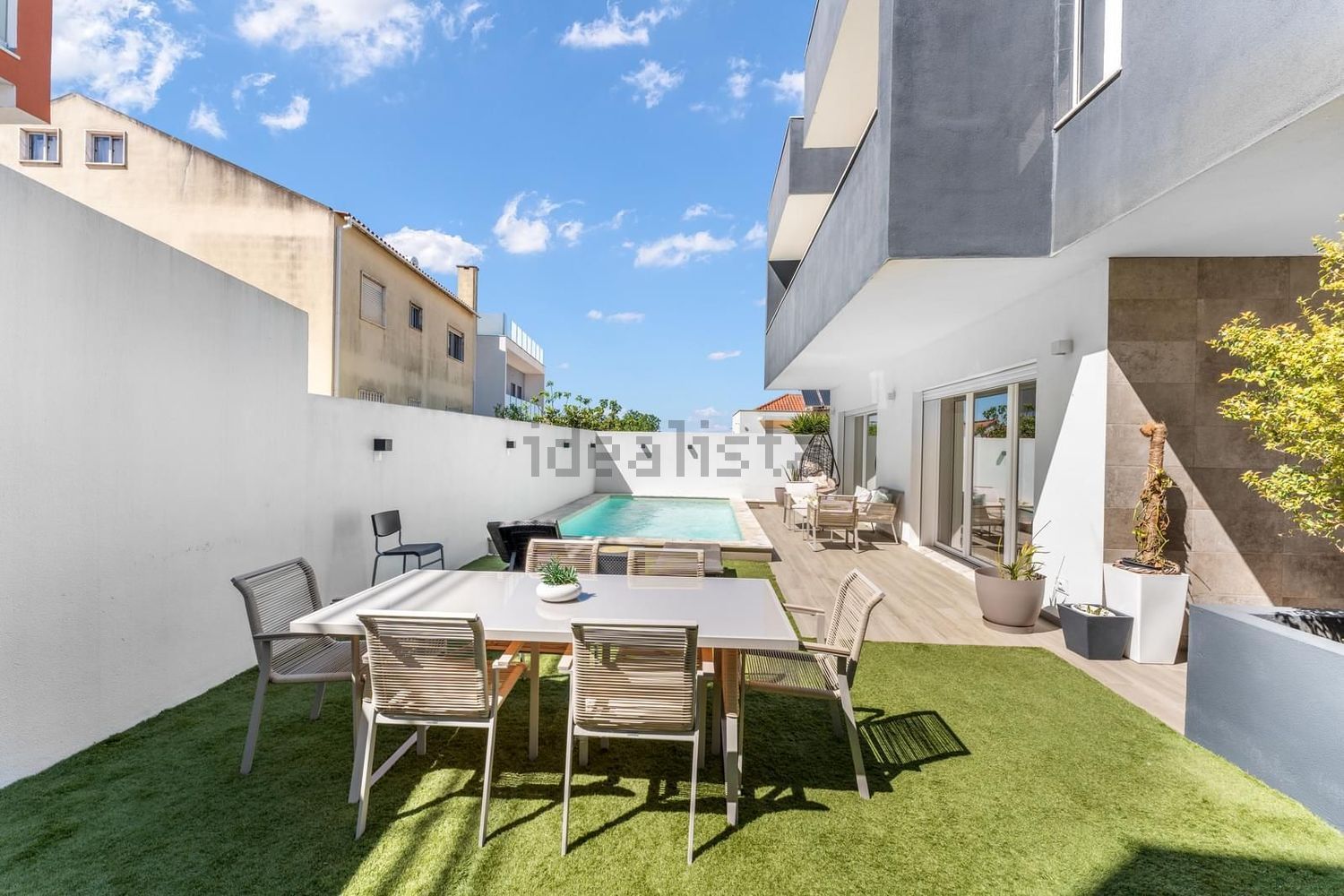 小楼房或独栋别墅出售在Rua Piteira Santos - 阳台