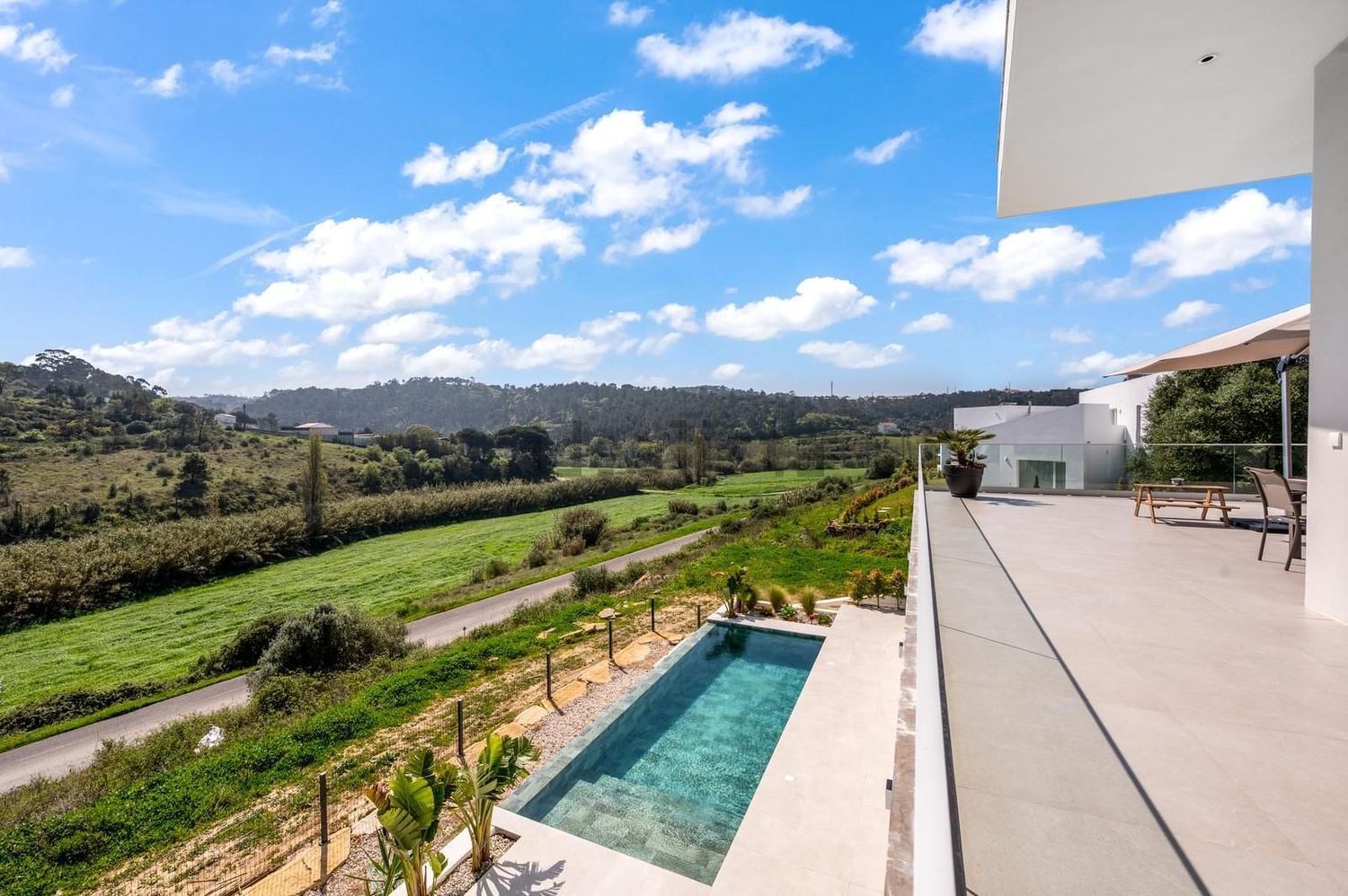 小楼房或独栋别墅出售在Rua das Lombas - 游泳池