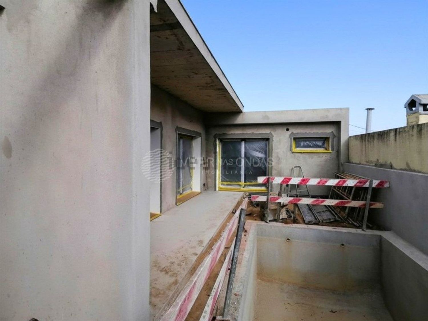 小楼房或独栋别墅出售在Pinhal do General - 照片