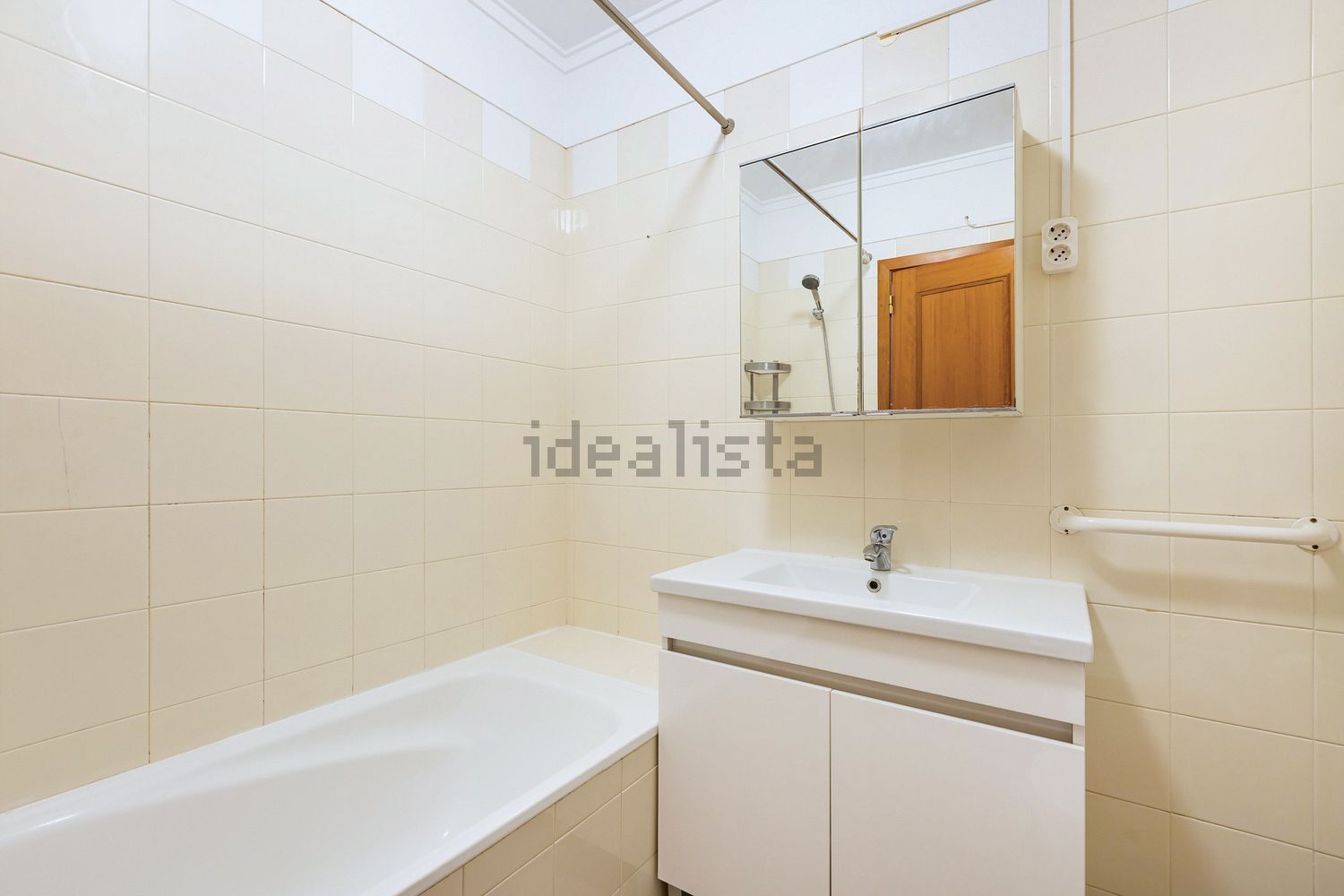 出租公寓 t2在Rua Luísa Tody, 88 - 卫生间