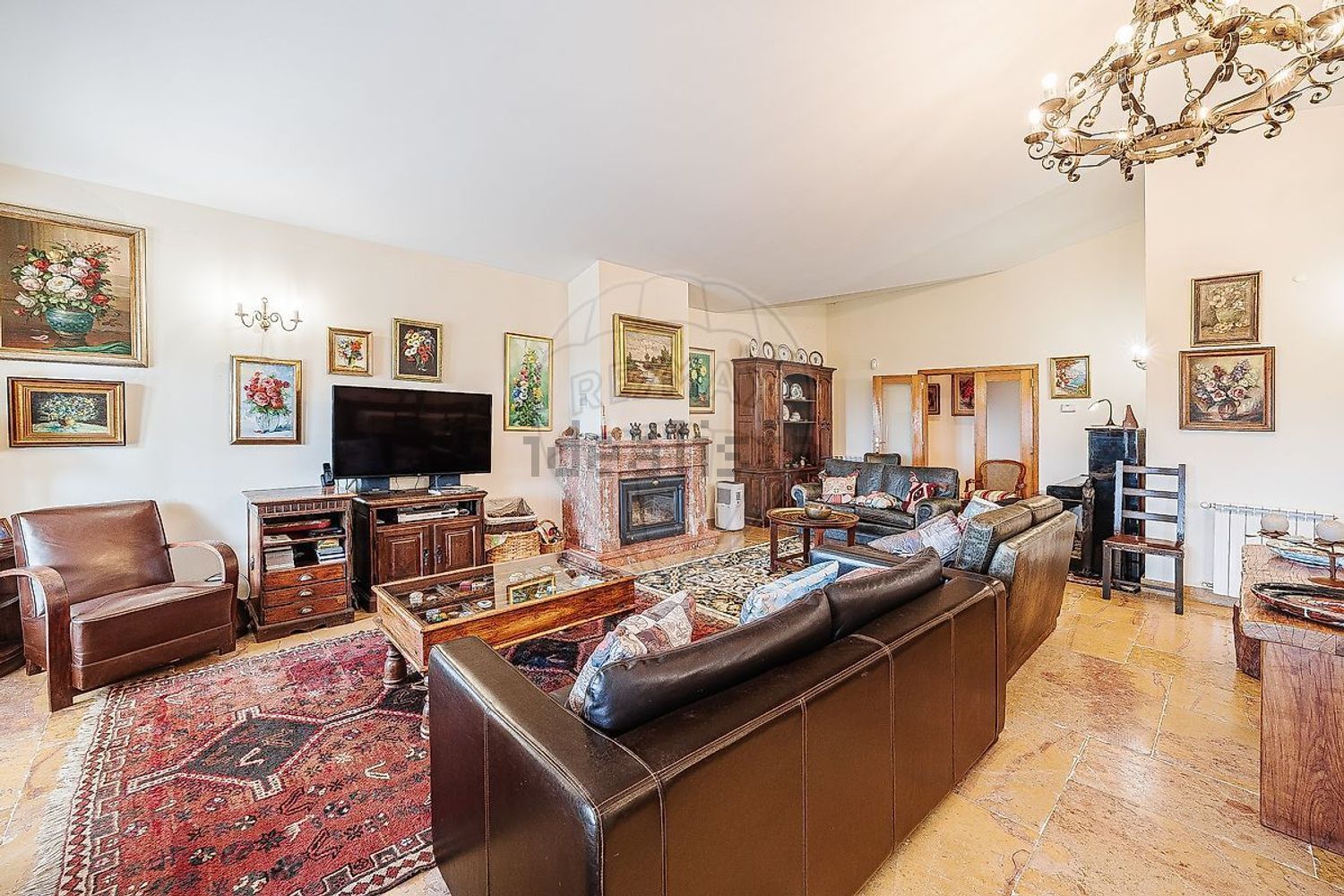 小楼房或独栋别墅出售在Rua das Macieiras - 客厅