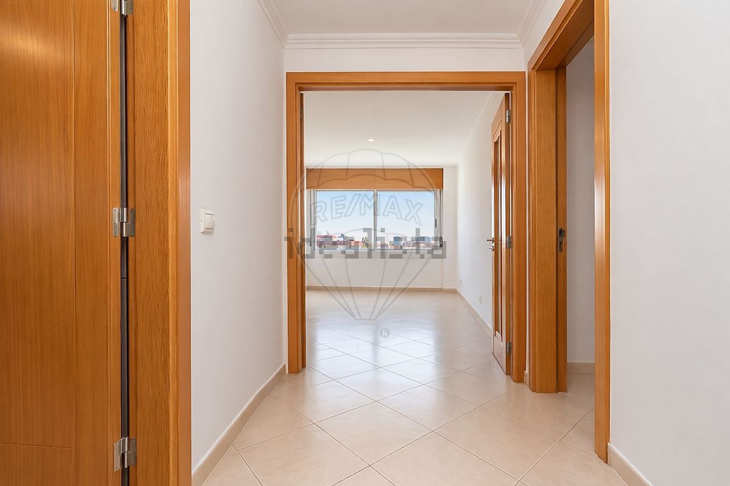 出租公寓 t2在Rua Maria Brown - 过道