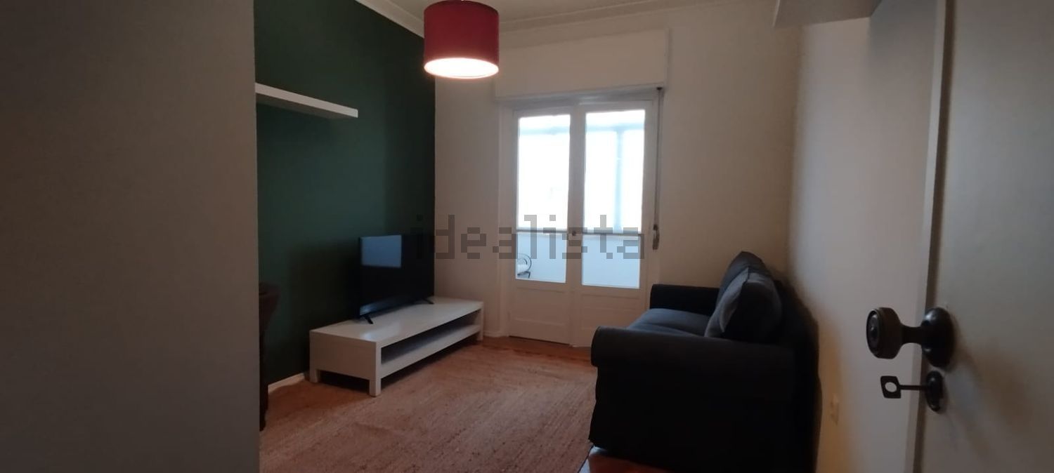 出租公寓 t2在Rua Engenheiro Quartin Graça, 27 - 客厅