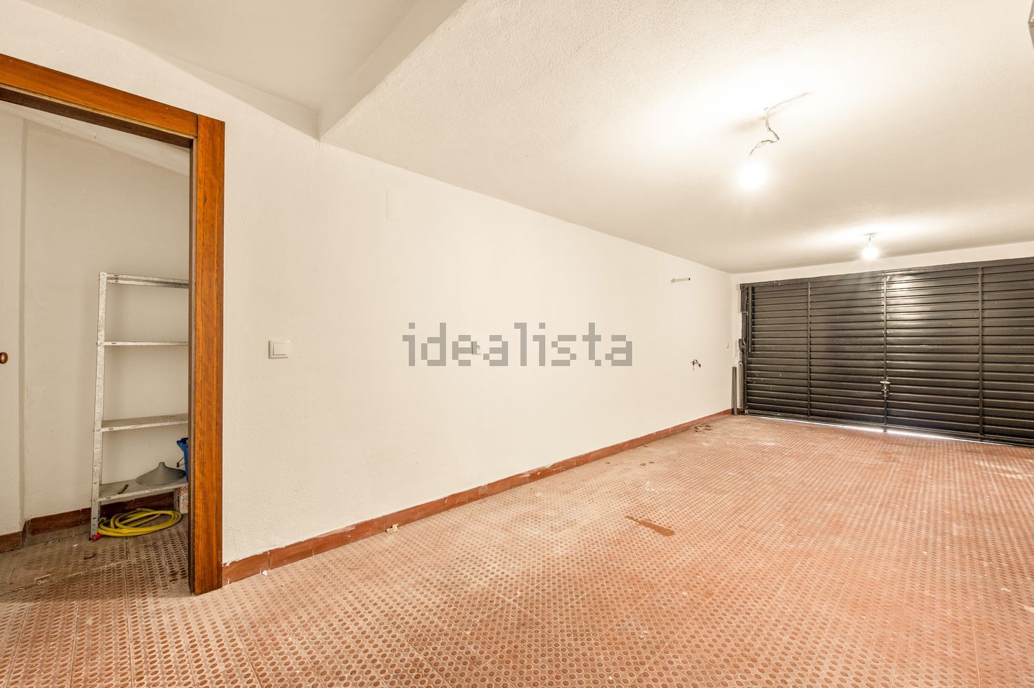 出租双拼别墅在Rua Ribatejo, 42 - 停车位