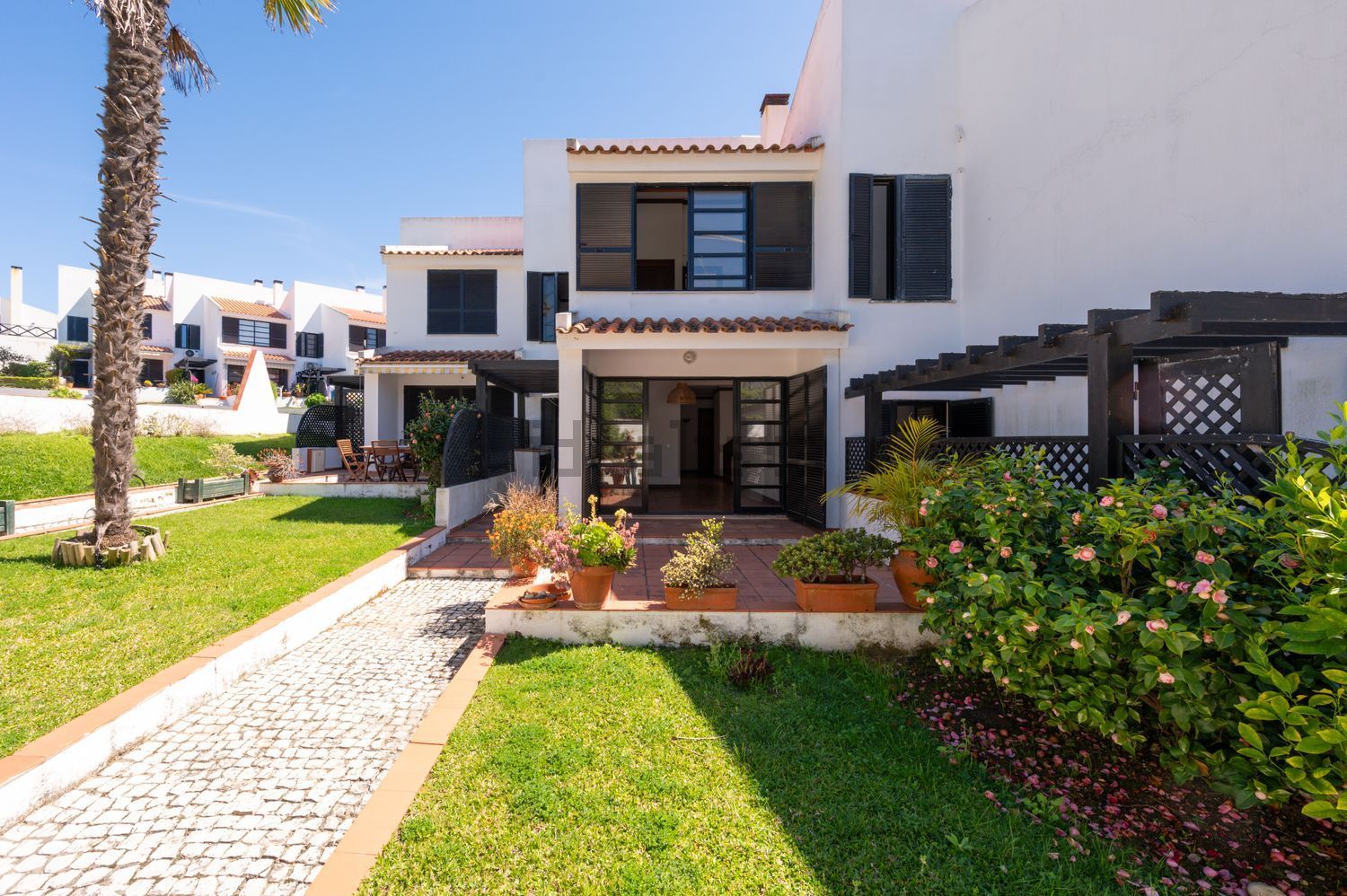 出租双拼别墅在Rua Ribatejo, 42 - 外立面