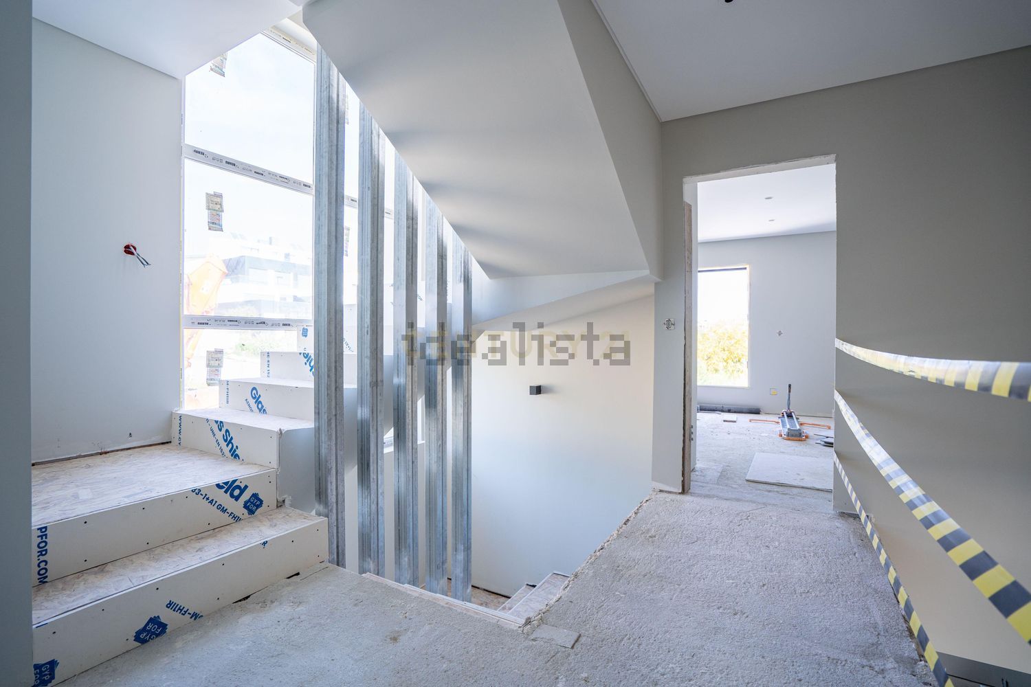 小楼房或独栋别墅出售在Rua Capitão Salgueiro Maia - 照片