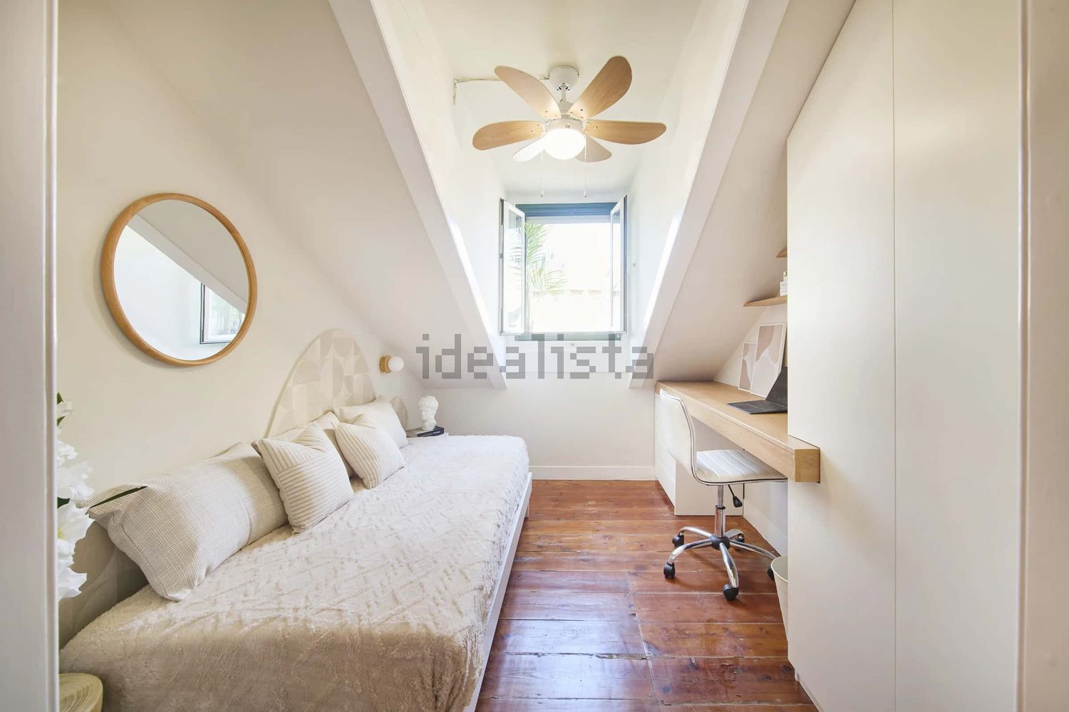 出租房间在Largo Vitorino Damásio, 2 - 卧室