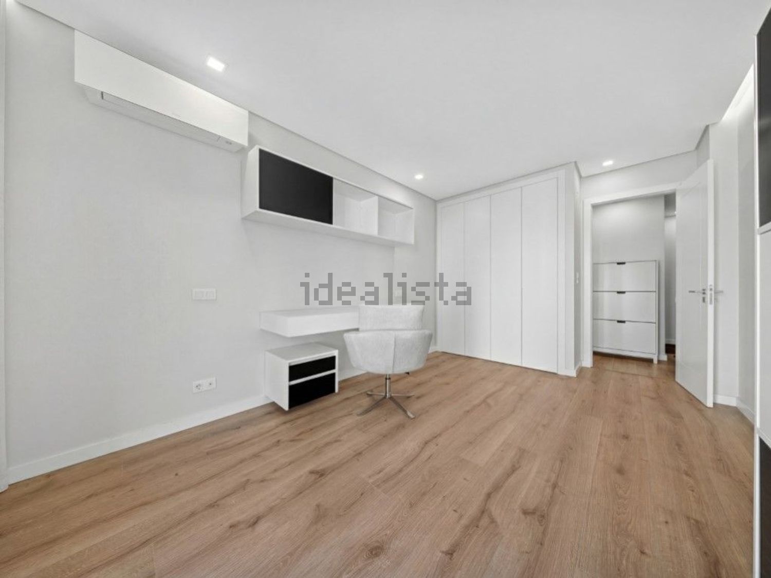 公寓 t4出售在Avenida Descobertas - 卧室