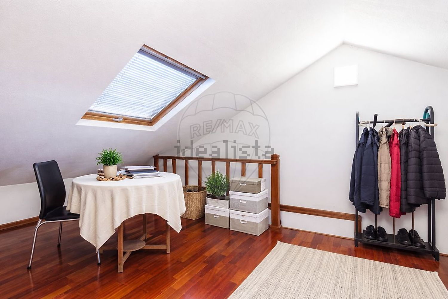 小楼房或独栋别墅出售在Rua António Sérgio - 卧室