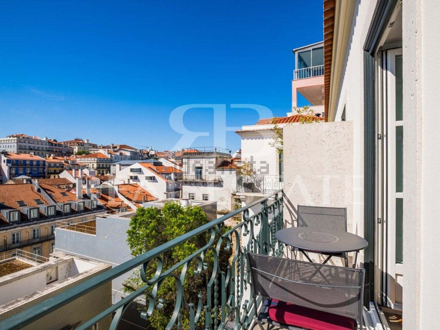 公寓 t3出售在Rua António Maria Cardoso, 11 - 阳台