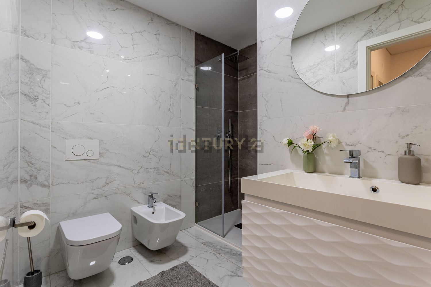 复式公寓出售在Rua Almirante Gago Coutinho, 118 - 卫生间