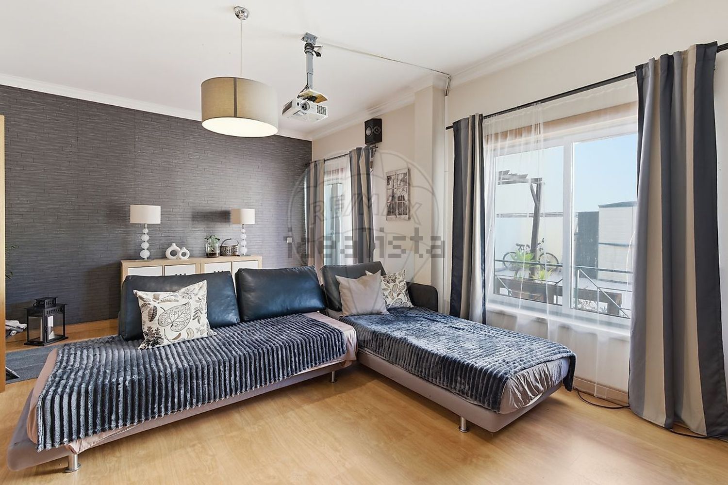 公寓 t2出售在Rua Marquês de Pombal - 客厅