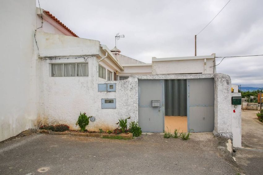 小楼房或独栋别墅出售在Rua das Flores