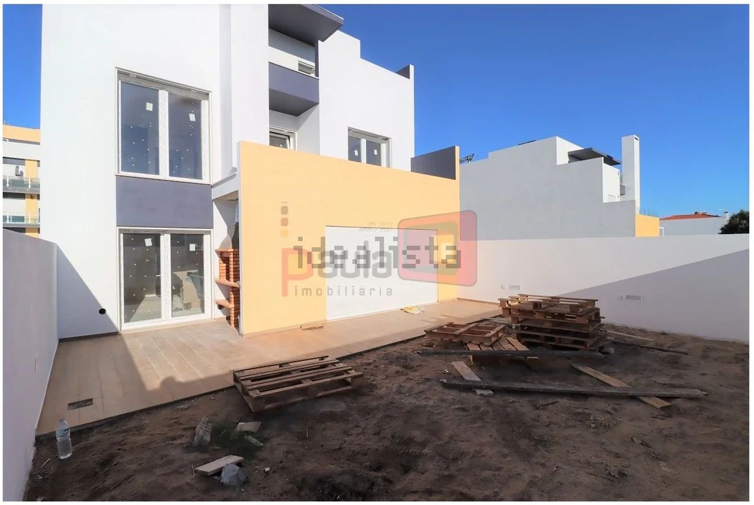 双拼别墅出售在Rua Fonte do Nico, 35 - 外立面