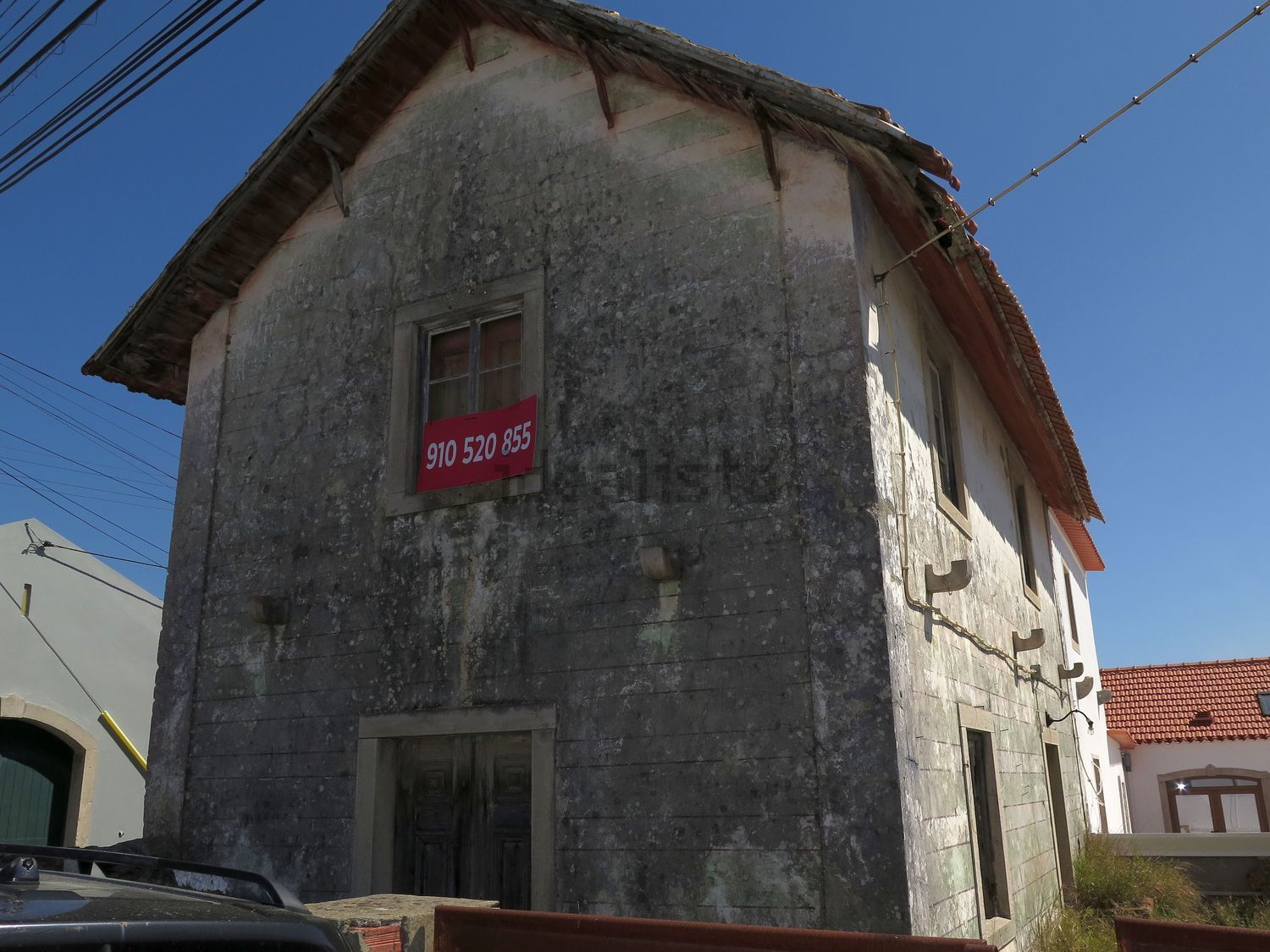 双拼别墅出售在Rua da Ribeirinha - 外立面