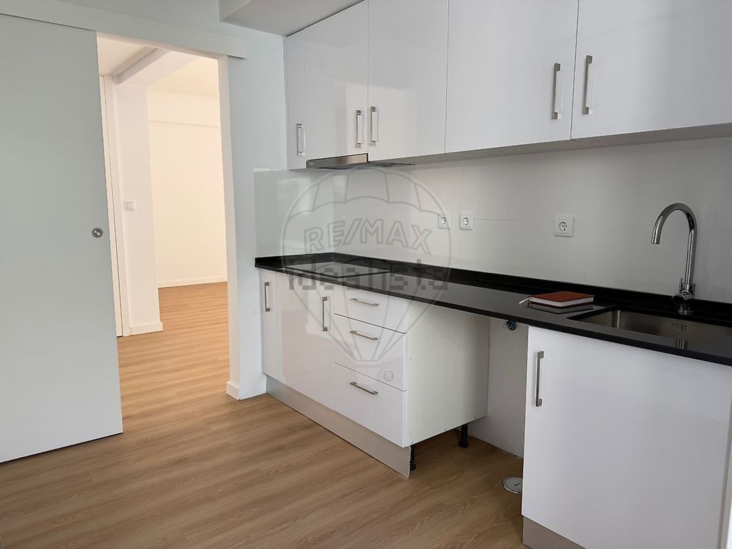 出租公寓 t3在Rua Doutor Henrique Martins Gomes - 厨房