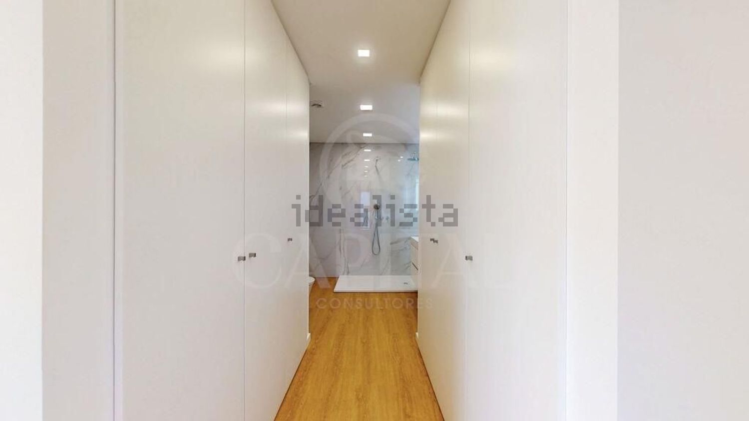 小楼房或独栋别墅出售在Rua da Calheta - 过道