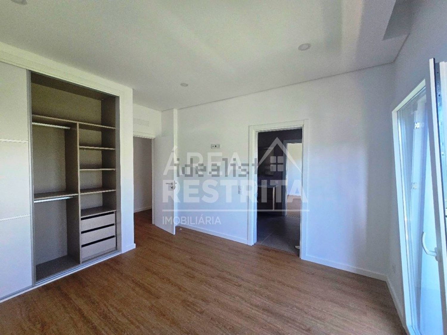 小楼房或独栋别墅出售在Rua dos Vitoriosos - 照片