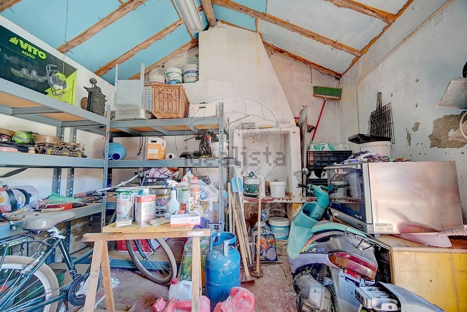 小楼房或独栋别墅出售在São Quintino - 试衣间