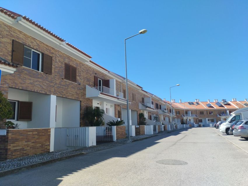 出租双拼别墅在Rua da Adega Cooperativa de Montijo, 194