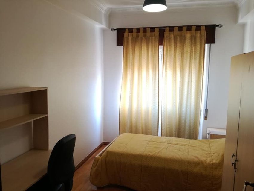 出租房间在Rua doutor Alberto Araújo, 6