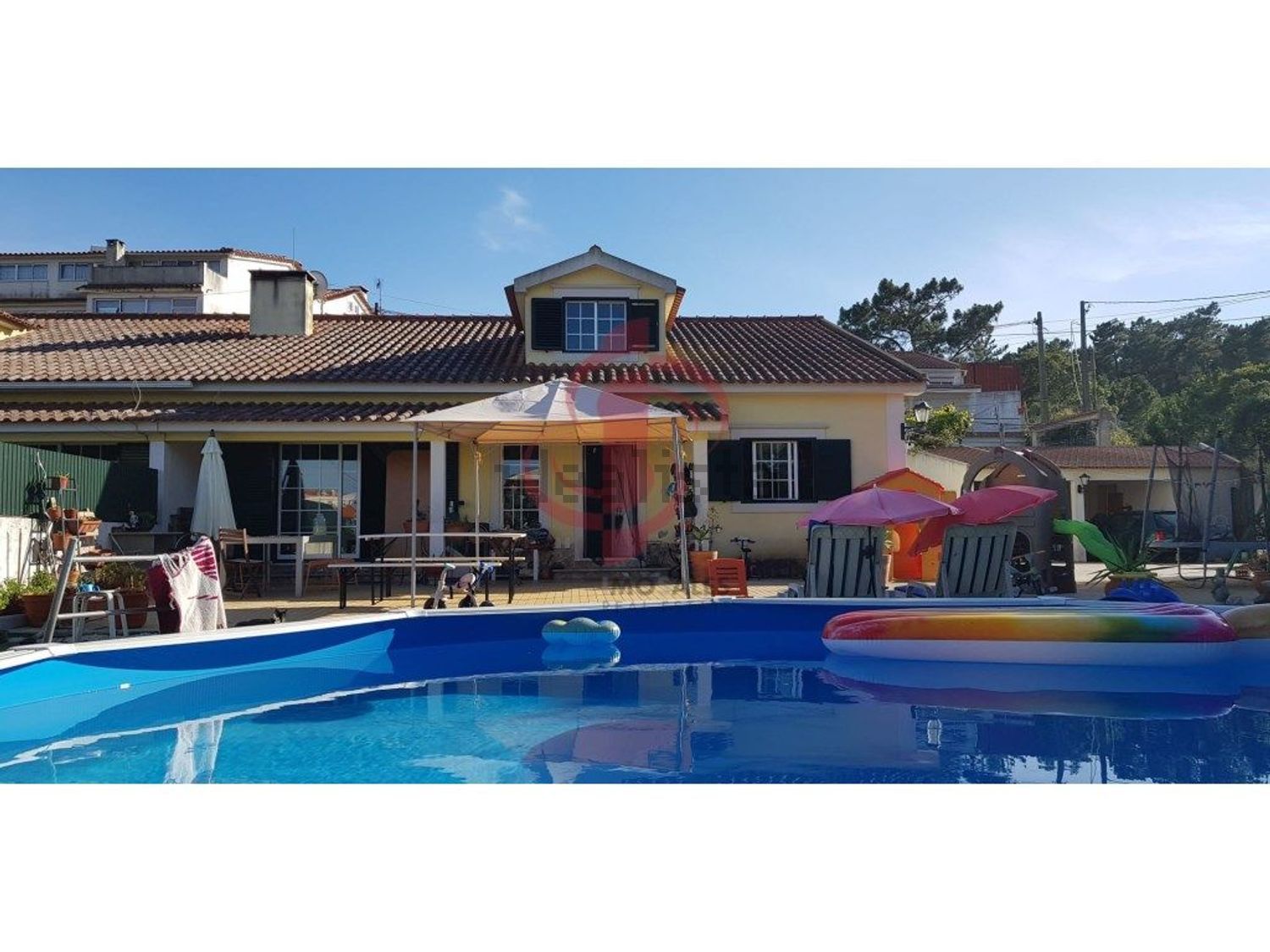 小楼房或独栋别墅出售在Rua Major Rosa Bastos - 游泳池