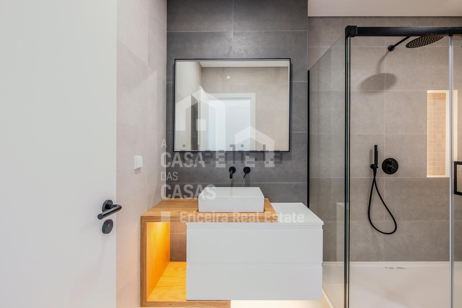 联排别墅出售在Rua da Cancelinha, 12 - 卫生间