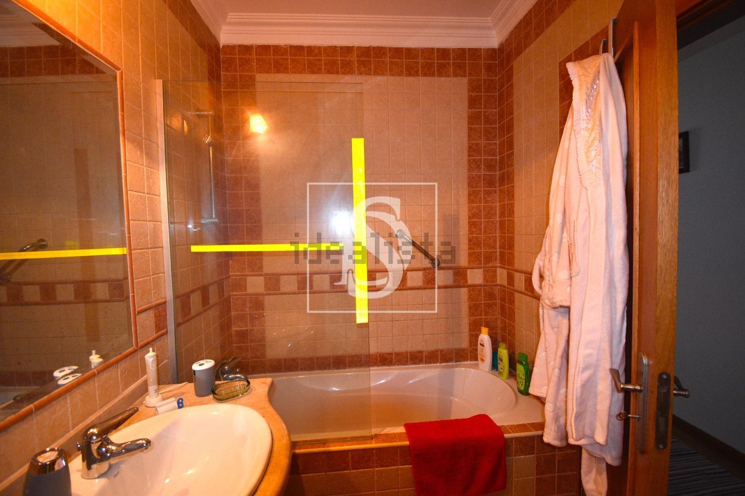 小楼房或独栋别墅出售在Encarnação - 卫生间