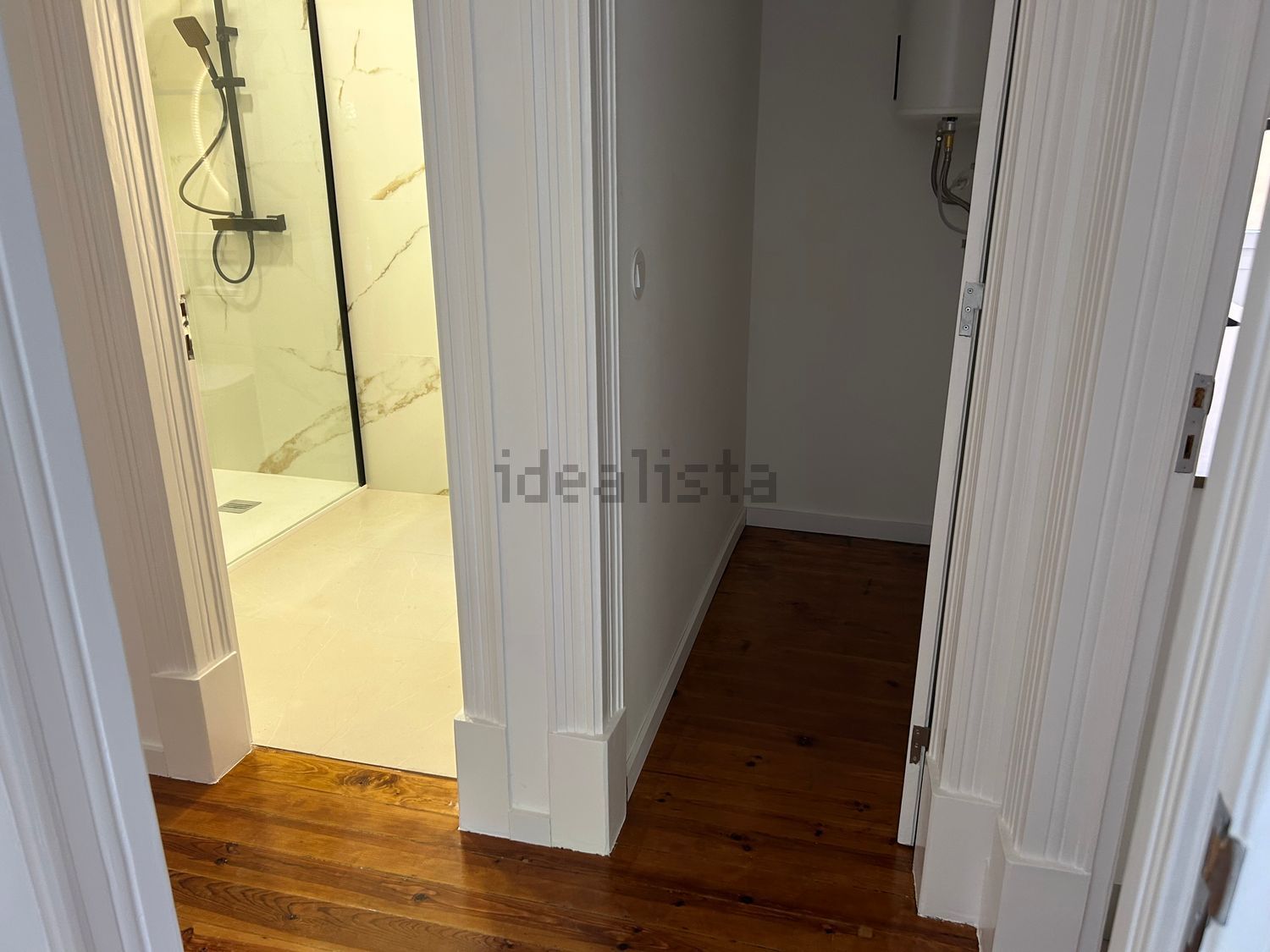 公寓 t3出售在Avenida General Roçadas, 105 - 过道