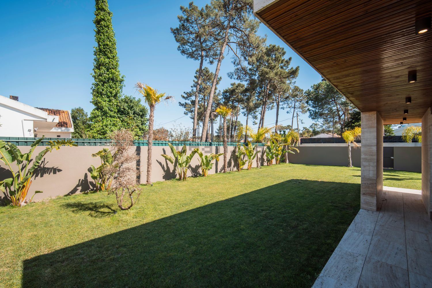 小楼房或独栋别墅出售在Avenida do Mar - 花园